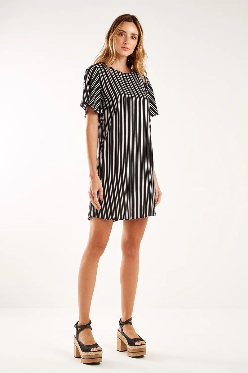 Vestido t-shirt: a peça versátil que combina com tudo | Tendências e modelos