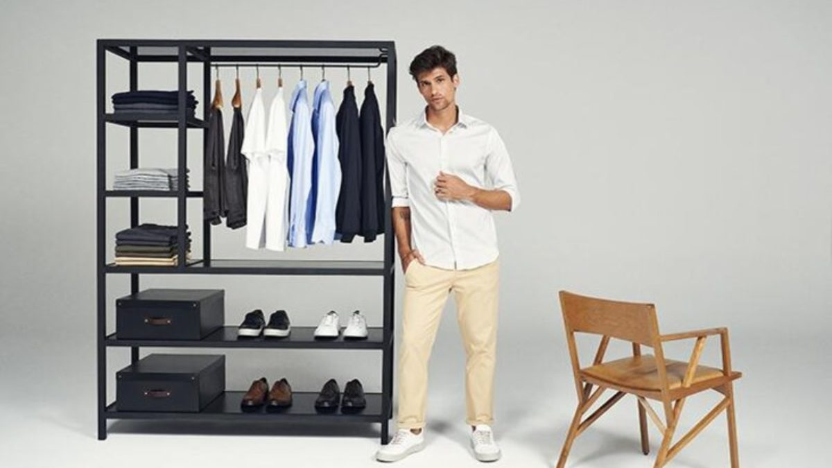 Tendência minimalista: como os desfiles influenciam seu guarda-roupa e estilo pessoal.