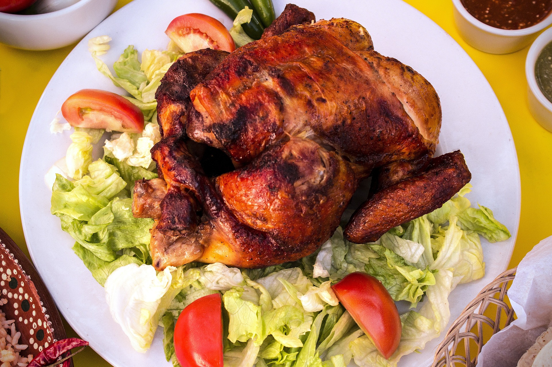 Posição frango assado: passo a passo para assar no forno, na churrasqueira ou na brasa