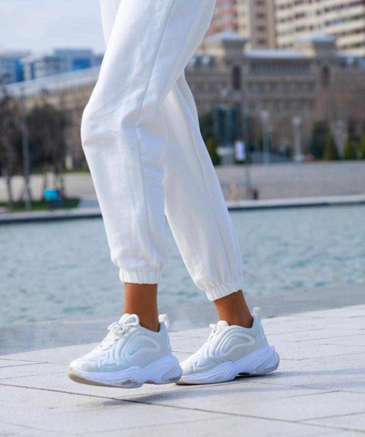 Tênis branco: como escolher o modelo ideal e dicas de looks incríveis!