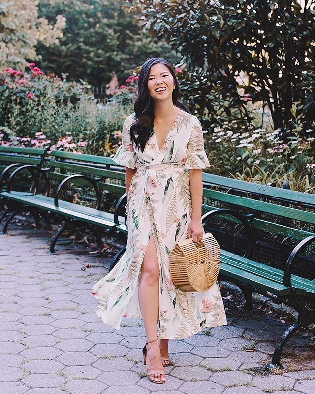 Vestido midi estampado: Guia completo para arrasar no look e dicas de combinações!