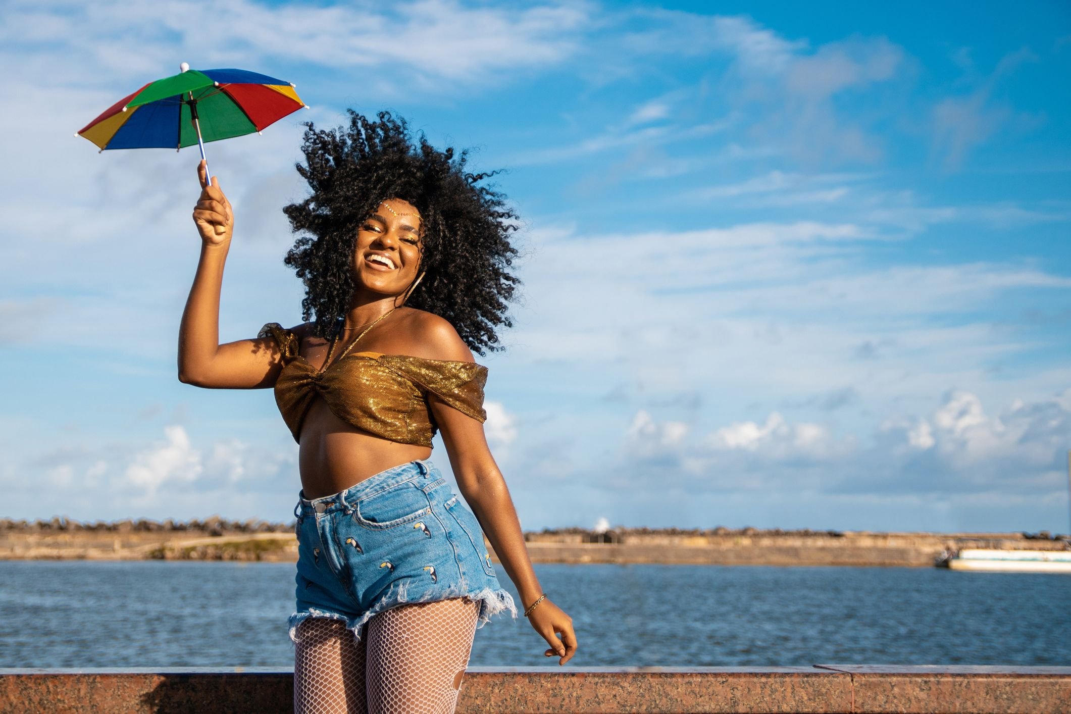 Carnaval Roupa: Dicas para escolher o look ideal e brilhar no carnaval de rua.