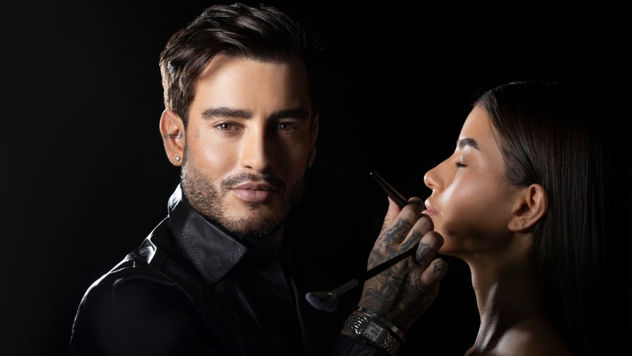 O maquiador das famosas revela seus truques de make!