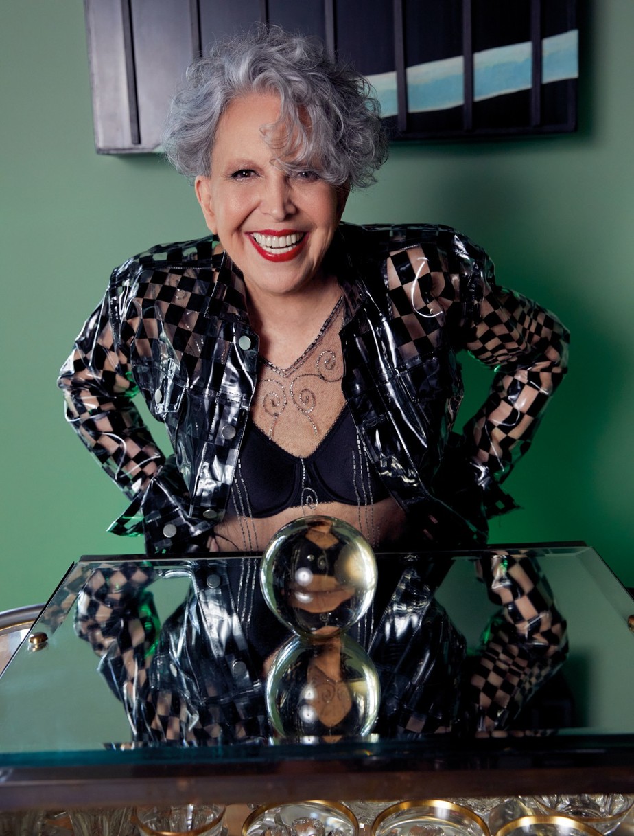 Quem foi Regina Guerreiro? Conheça a trajetória da icônica editora de moda brasileira.