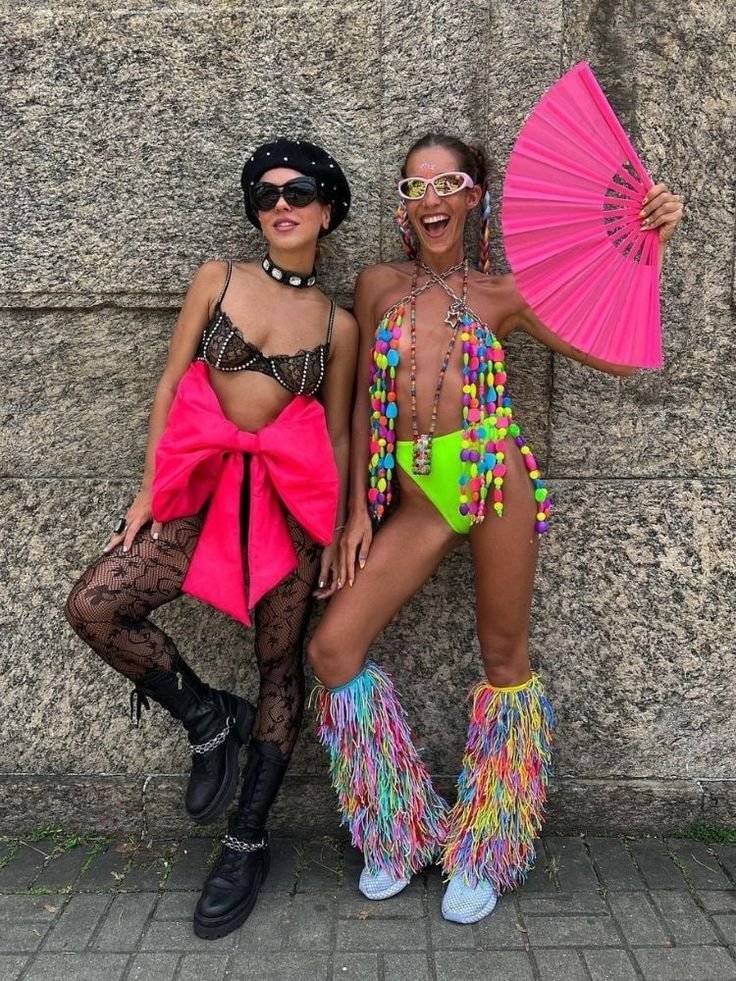 Roupas para carnaval: Guia completo para arrasar na folia 2025