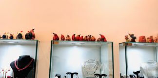 Onde comprar Joias com design de flores online? Veja aqui as lojas mais seguras e baratas.