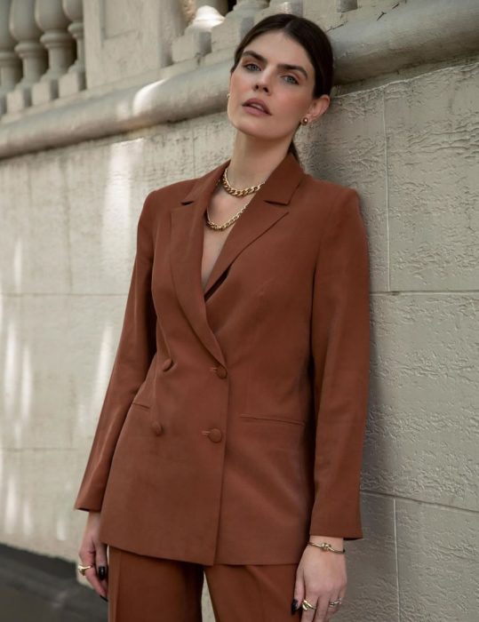 Qual blazer feminino escolher? Encontre o modelo perfeito para você.