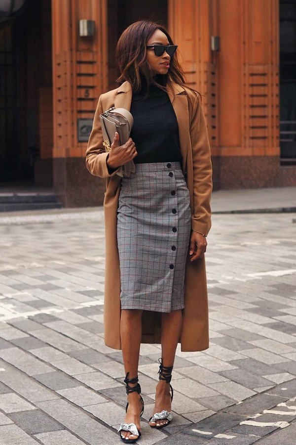 Saias midi para o trabalho: como parecer elegante sem muito esforço?
