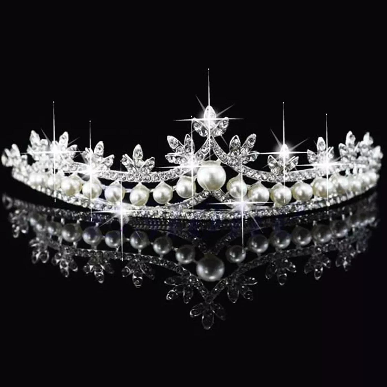 Tiara de noiva de luxo: as novas tendências! (Arrase no seu dia)