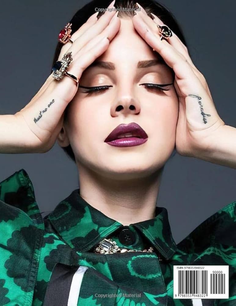 Nude lana del rey é fake news? Analisamos as imagens para você.