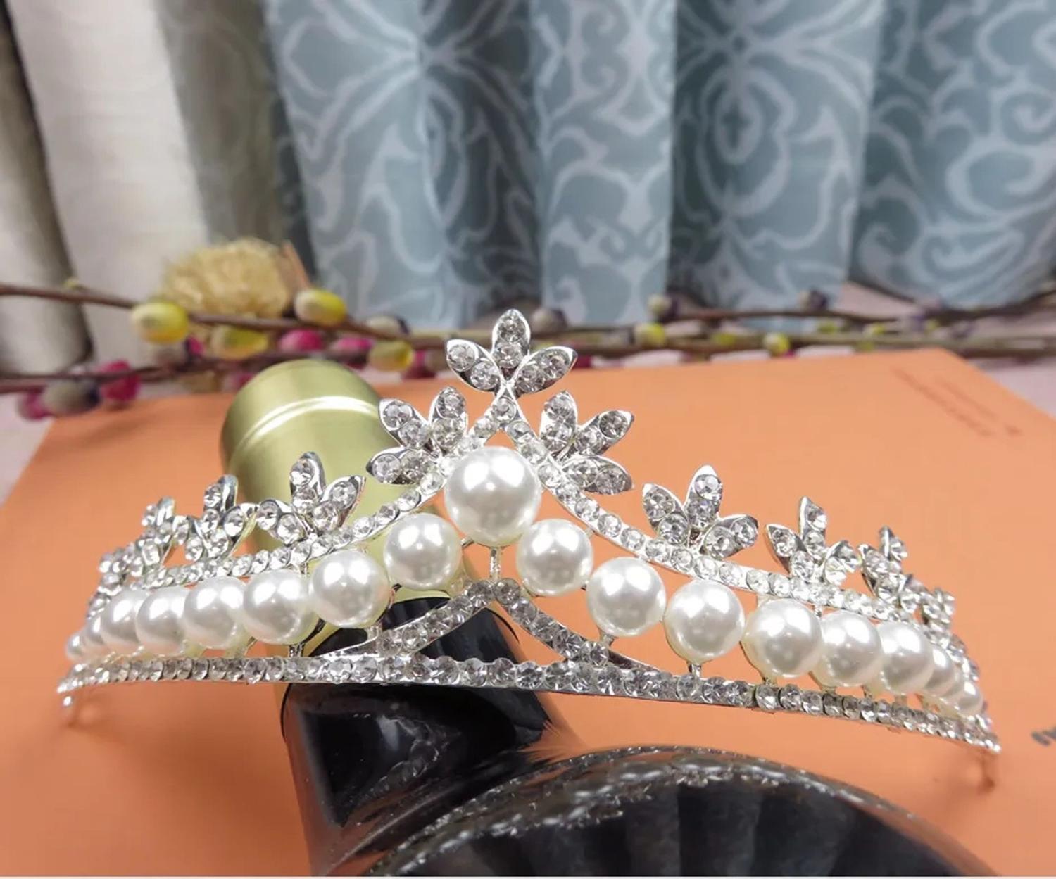 Tiara de noiva de luxo: as novas tendências! (Arrase no seu dia)