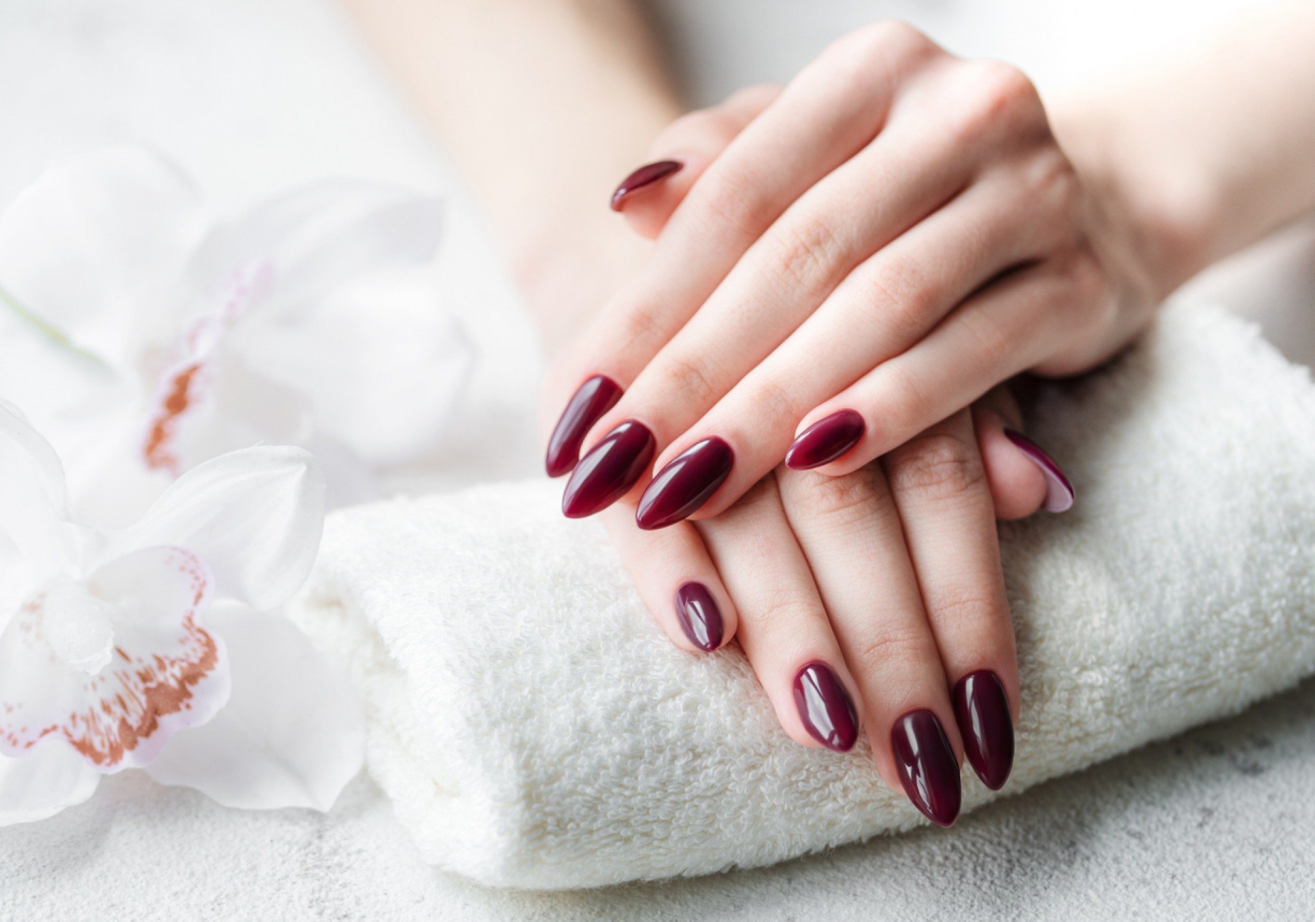 Cores para unhas mais populares: descubra quais os tons preferidos do momento!