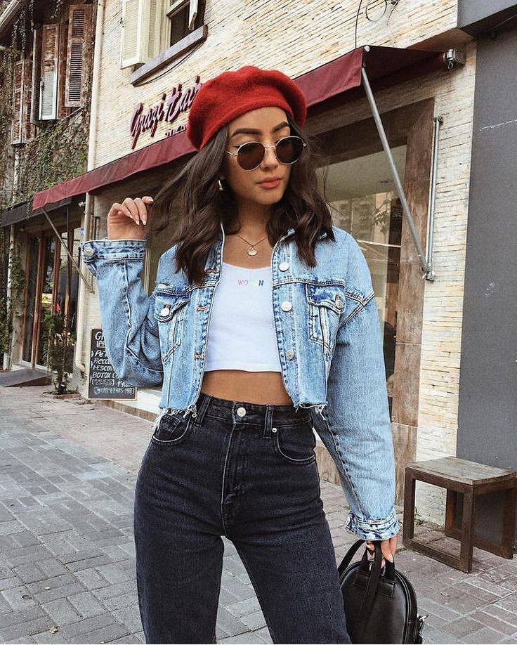 Inspiração de look de rua com jaquetas de capô para todos os gostos: confira as combinações mais maneiras para você copiar.