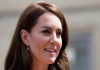 Quem desenhou o vestido de noiva da Kate Middleton? Saiba tudo sobre a designer!