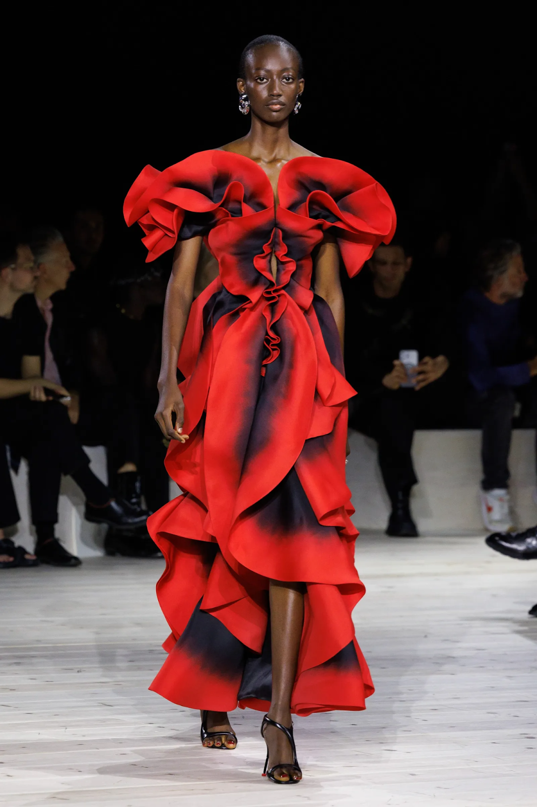 Moda com estampas digitais nas passarelas: É a nova onda? Descubra tudo!