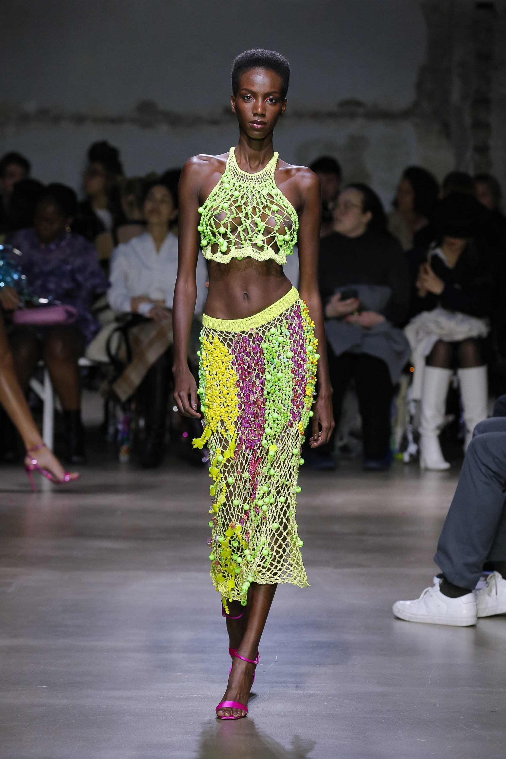 Os melhores momentos de um Desfile de moda com tops de crochê: Confira aqui!