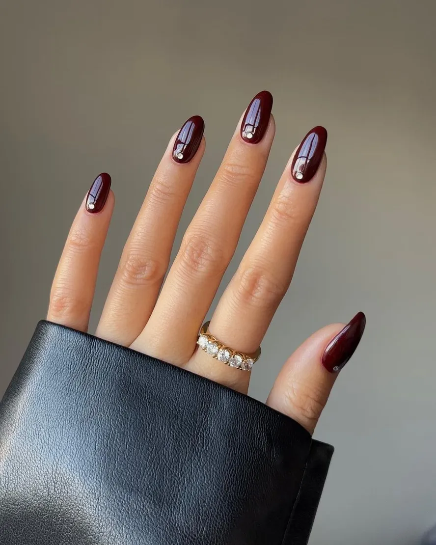 Qual cor de esmalte na moda usar? Dicas e tendências atuais.