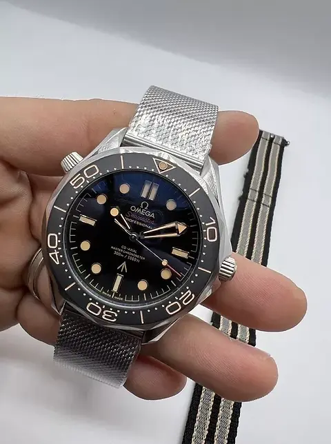 Sonha com um relógio ômega 007? Saiba como realizar esse desejo hoje.