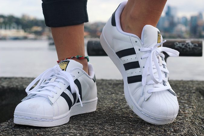 Como escolher tênis Adidas baixo perfeito? Dicas simples para acertar no tamanho e estilo casual!