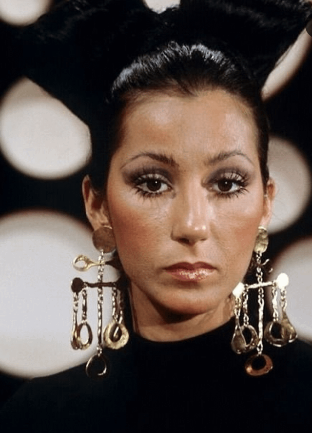 Cher nos anos 70: Onde você pode assistir aos melhores momentos? Veja dicas e curiosidades fascinantes!