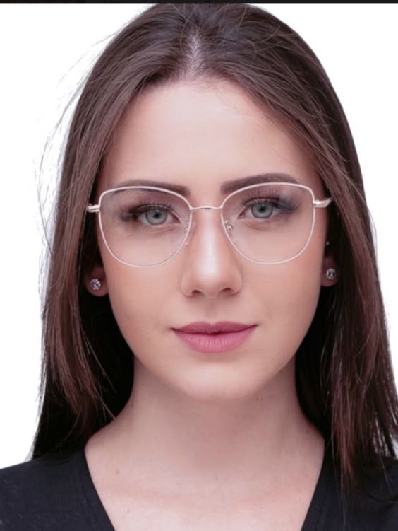 Onde comprar óculos de grau na moda baratos? Confira 10 modelos top!
