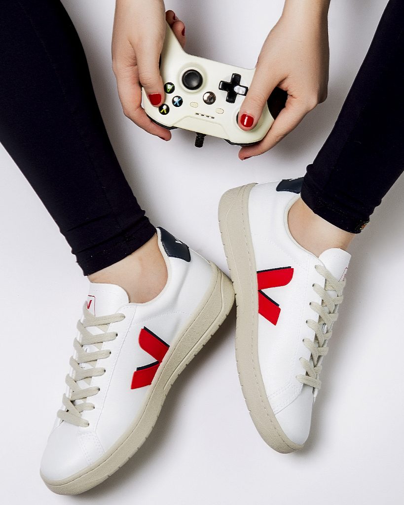 Qual a melhor marca de tenis branco social feminino? Veja top 4 marcas de qualidade!