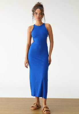 Vestido midi farm canelado barato? Saiba onde achar com bom preço!